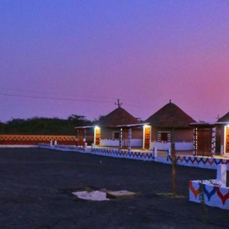 Banni Village Resort - Rann Of Kutch Bherandiāla エクステリア 写真