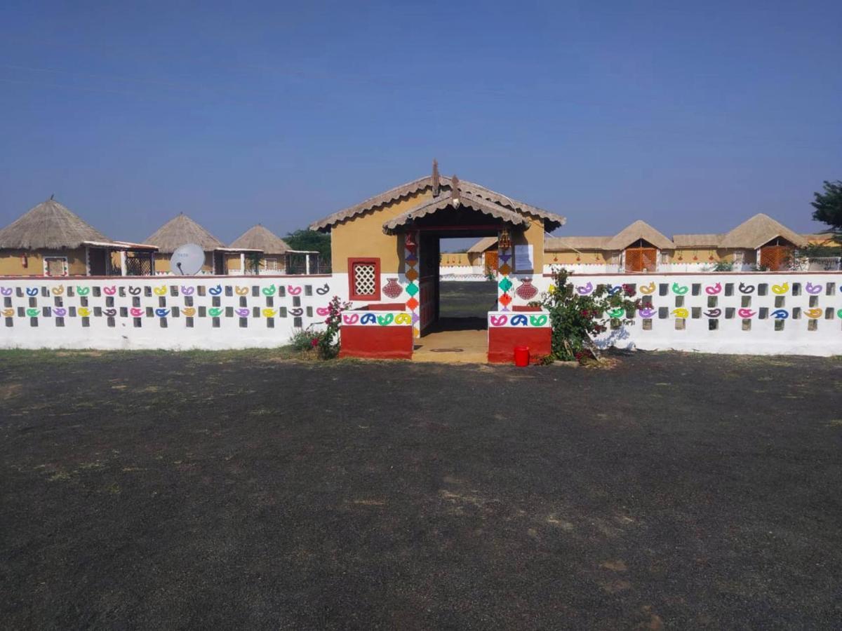 Banni Village Resort - Rann Of Kutch Bherandiāla エクステリア 写真