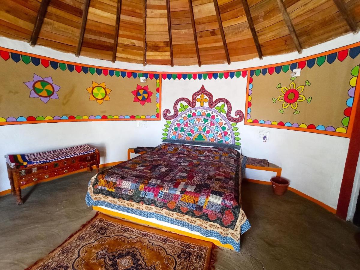 Banni Village Resort - Rann Of Kutch Bherandiāla エクステリア 写真