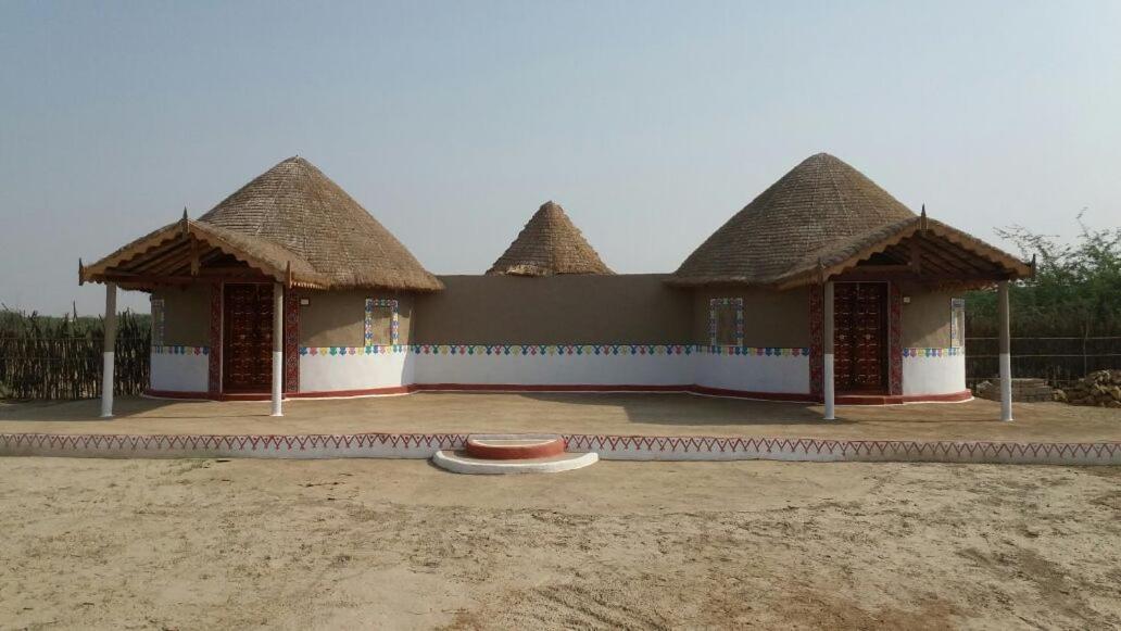 Banni Village Resort - Rann Of Kutch Bherandiāla エクステリア 写真