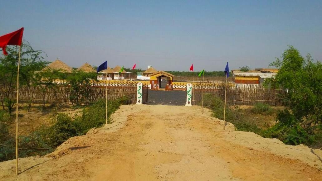 Banni Village Resort - Rann Of Kutch Bherandiāla エクステリア 写真