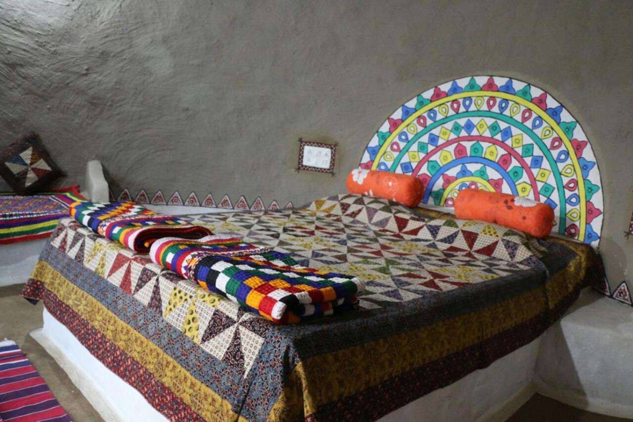 Banni Village Resort - Rann Of Kutch Bherandiāla エクステリア 写真