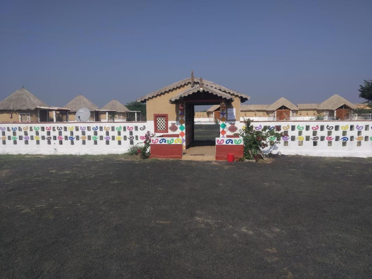 Banni Village Resort - Rann Of Kutch Bherandiāla エクステリア 写真
