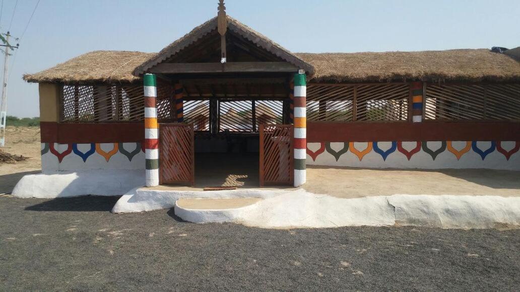 Banni Village Resort - Rann Of Kutch Bherandiāla エクステリア 写真