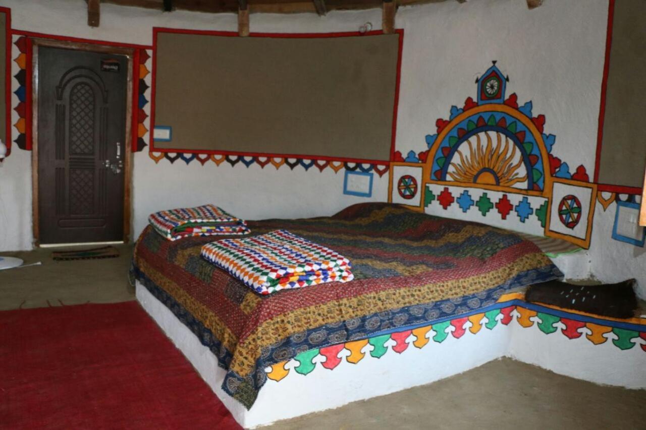 Banni Village Resort - Rann Of Kutch Bherandiāla エクステリア 写真