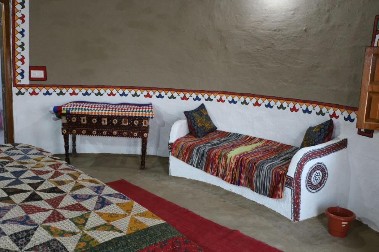 Banni Village Resort - Rann Of Kutch Bherandiāla エクステリア 写真